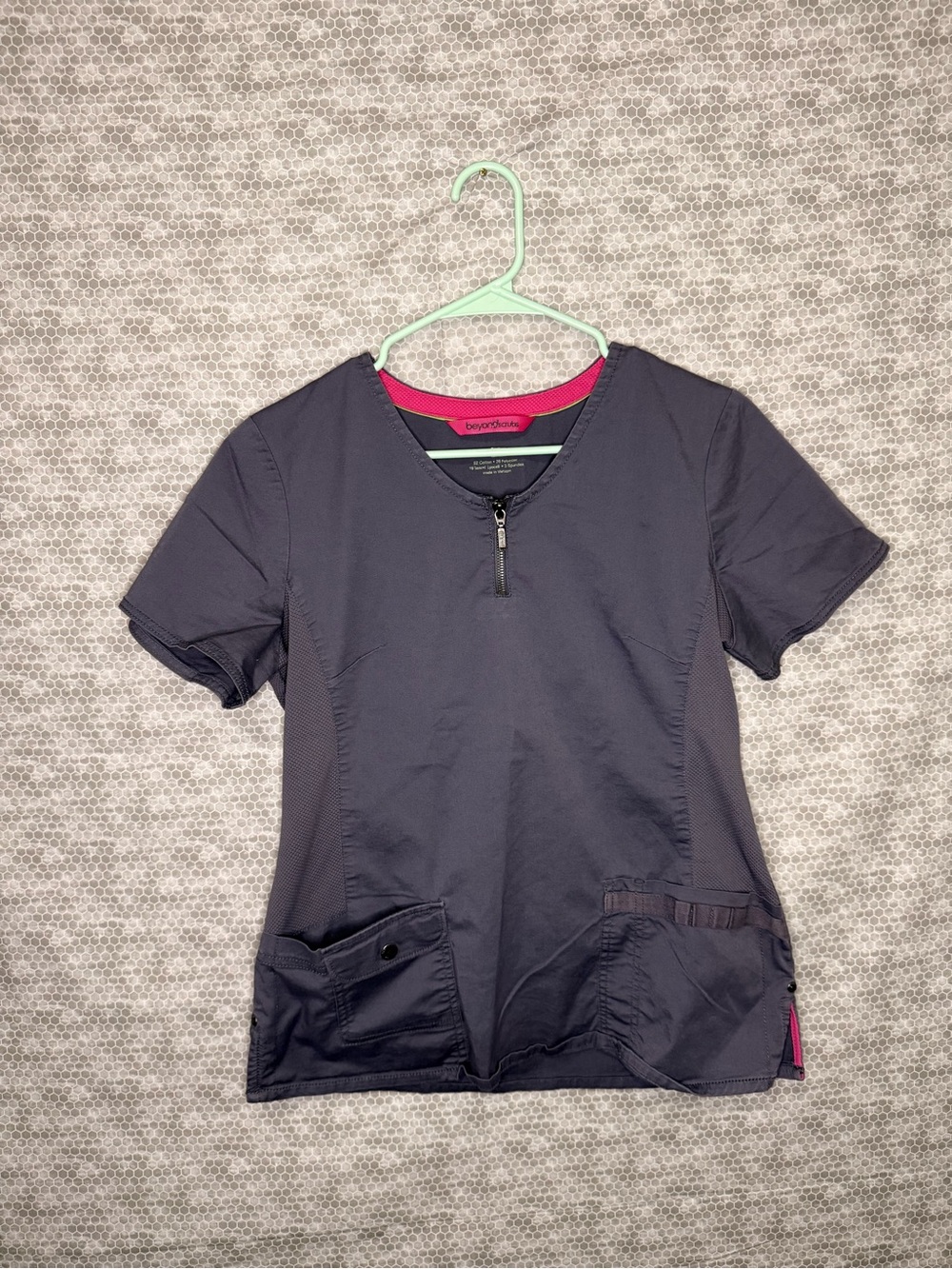 Beyond Scrubs Women's Size Medium Gray Scrub Top with Pink Trim